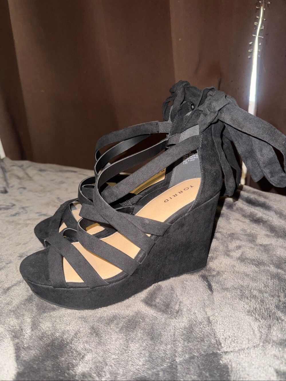 NWOT Torrid black suede platform wedge with adjustable ankle ties size 8.5W - Picture 3 of 10